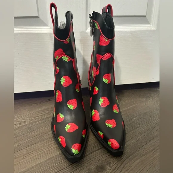 NWOB Dolls Kill x Strawberry Shortcake Black Meadow Greeting Cowboy Boots - Picture 3 of 7